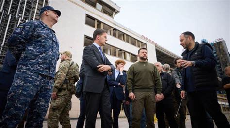 dutch prime minister comes on unexpected visit to odesa promises patriot missiles and boats
