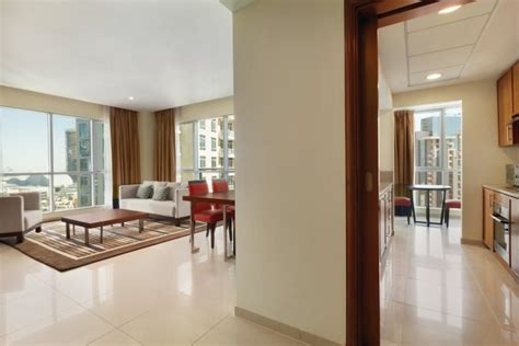 Ramada Downtowntwo Bedroom Apartment Burj Khalifa And Fountain View