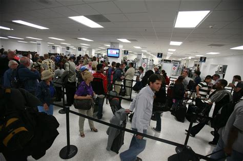 el aeropuerto de miami logra un récord diario de 159 217 pasajeros periódico