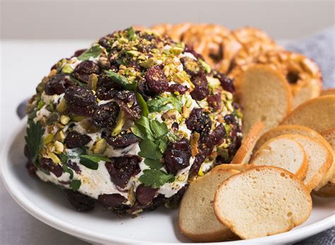 15 Easy Thanksgiving Appetizers To Add To Your Holiday Menu
