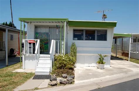 14 Great Mobile Home Exterior Makeover Ideas For Every Budget Mobile