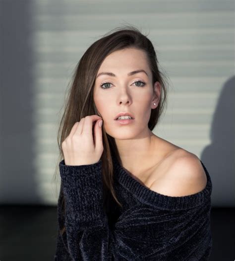 Model Sedcard Von Pavlina S Weibliches Professional Fotomodel Schweiz
