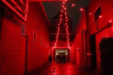 Red Alien Queen I See Red Neon Aesthetic Red Rooms Red Walls
