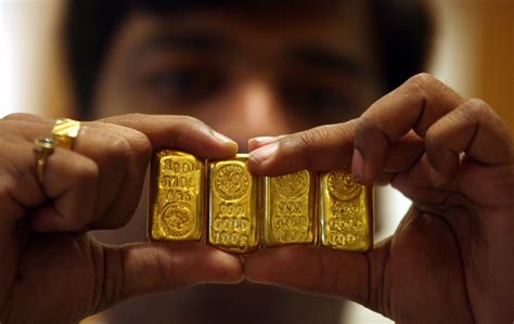 Government of india, in consultation with the reserve bank of india, has decided to issue sovereign gold bonds. Sovereign Gold Bond scheme 2018-19 issue opens April 16 ...