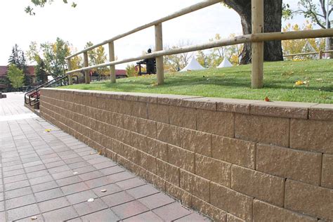 CornerStone 100 retaining wall block photos | CornerStone Solutions