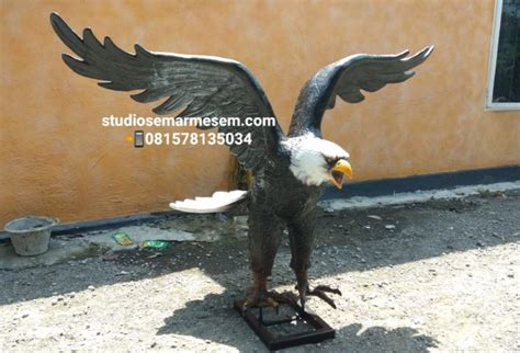 Patung Burung Elang Rajawali Studio Semar Mesem