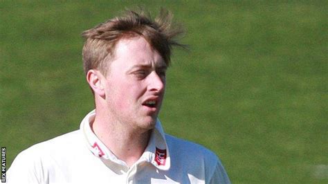 Ollie robinson (cricketer, born 1998). Glamorgan v Sussex: Ollie Robinson bowls Sussex into ...