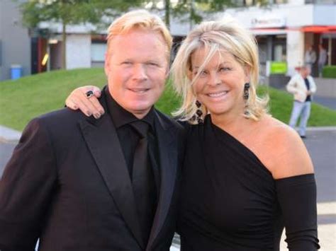 The netherlands manager, ronald koeman, has undergone a heart procedure in amsterdam after experiencing chest pain and is due to return home on he was taken from his home by ambulance but after surgical intervention was in a stable condition, his wife, bartina, told the newspaper de telegraaf. Ronald Koeman - Bartina Koeman | Makeup | Pinterest | Makeup