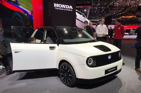 Honda E Prototype Previews First Realistic Small Electric Car From The