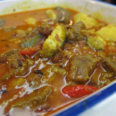 Traditionally made using water buffalo meat. Gulai Daging (beef curry) | Pondok Sari Wangi1 | Flickr