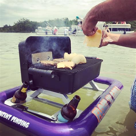 Theres Now A Floating Grill That Lets You Bbq Right On The Water