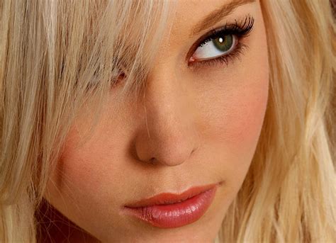 model close up hottie blonde posing looking hd wallpaper peakpx