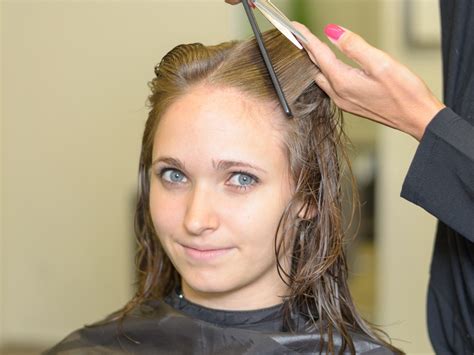 Oiled Haircut Technique Using Hair Friendly Oils For Cutting Hair