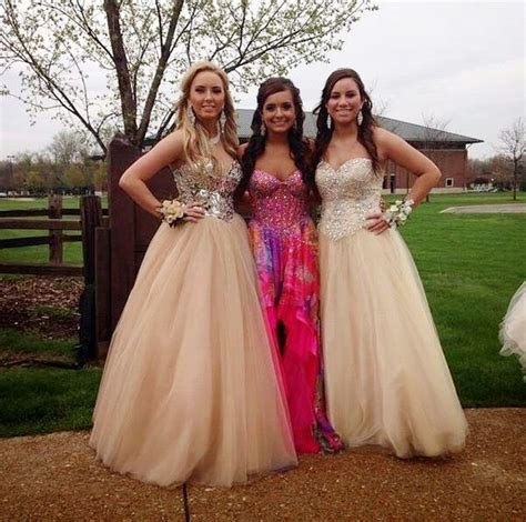 Dailybuzzch Eminems Daughter Hailie Mathers Gorgeous Prom Pics