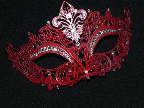Red Masquerade Mask With Glitter Accents Etsy