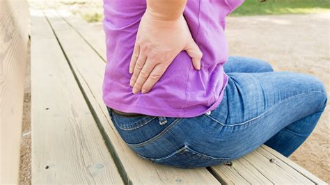 5 Signs Your Back Pain Is Something Serious — And When To Visit A