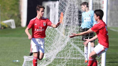 Los mejores tableros de hugo félix amézquita. FC Porto Benfica Iniciados Direto Crónica Apuramento ...