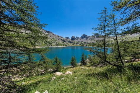 Le Lac D Allos Lac Naturel De Montagne Au Coeur D Un Parc National