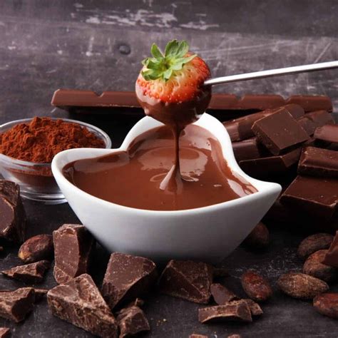 The 10 Best Goodies To Dip In Chocolate Fondue 4 Is My Favorite