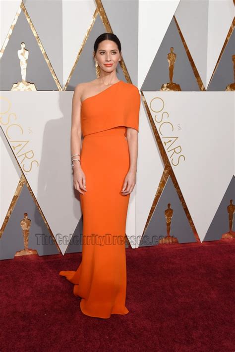 Olivia Munn 2016 Oscar Academy Awards Orange Ein Schulter