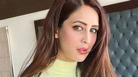 chahatt khanna on karan nisha s ugly spat talking about details of your spouse publicly is