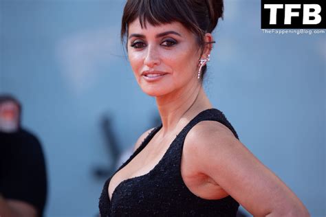 Penelope Cruz Flaunts Her Cleavage At The 79th Venice International Film Festival 150 Photos