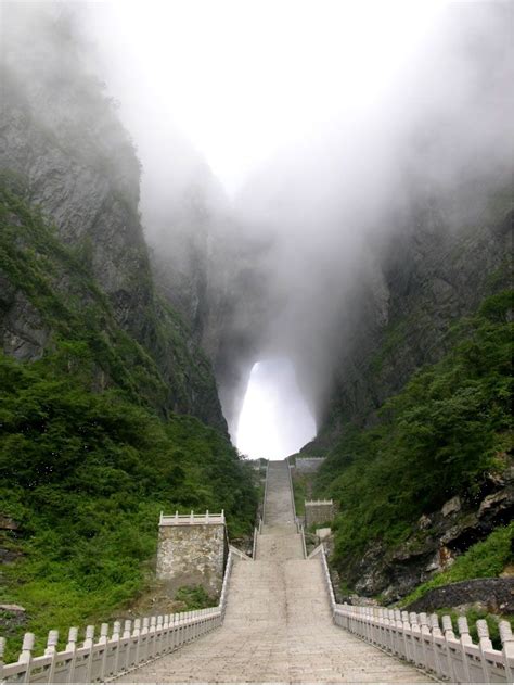 Zhangjiajie China Heavens Gateway Places To Travel Heavens