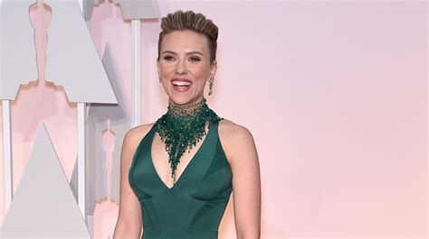 Scarlett Johansson Lance Son Groupe De Musique The Singles Vidéo