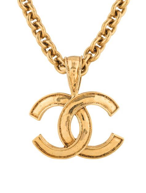 Chanel Cc Pendant Necklace Necklaces Cha188230 The Realreal