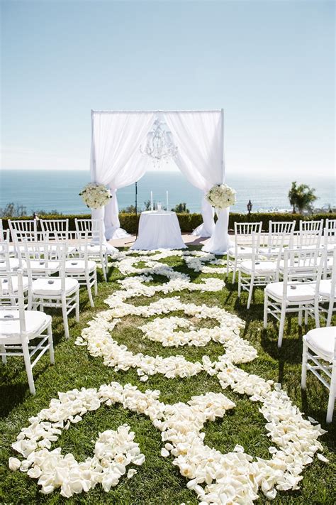 Rose Petal Aisle Luxury Estate Weddings And Events