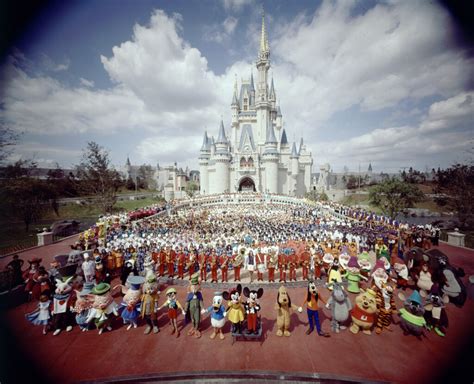 Disney Theme Parks The History And The Magic Life