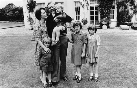 Whittaker Roger Saenger Gb Mit Ehefrau Und Kindern