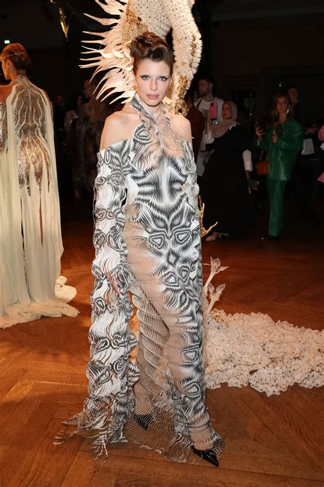 Julia Fox Attends The Iris Van Herpen Haute Couture Fw 2022 23 Show