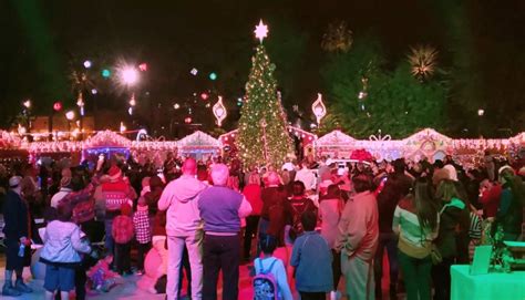 Your Guide To Holiday Tree Lightings Parades More In Coachella Valley