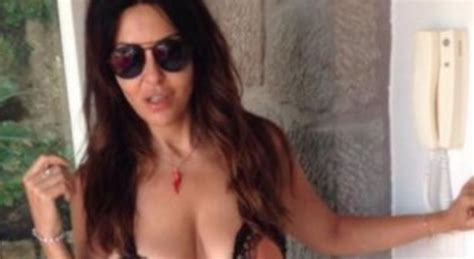 Sabrina Ferilli Sbarca Su Instagram Il Primo Bikini Da Urlo
