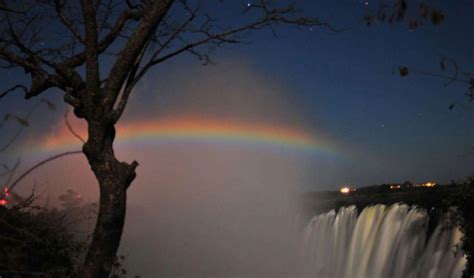 Victoria Falls Lunar Rainbow Witness A Moonbow Magicfalcon Safaris