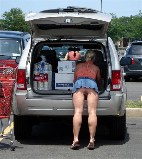 Soccer Mom With No Panties Putting Groceries Away Mestrip