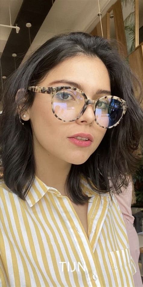 Pin On Gorgeous In Glasses