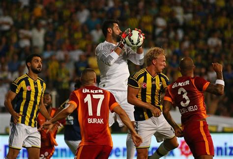 İşte galatasaray, fenerbahçe derbisinin hafızalardan silinmeyen anları. Fenerbahçe - Galatasaray | MAÇ ÖZETİ maçın önemli ...