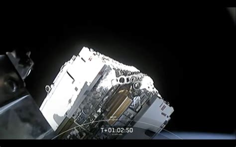SpaceX launches 60 Starlink satellites, begins constellation buildout