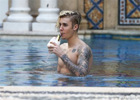 Justin Bieber Shirtless Pictures In Miami December 2015 Popsugar Celebrity Photo 7