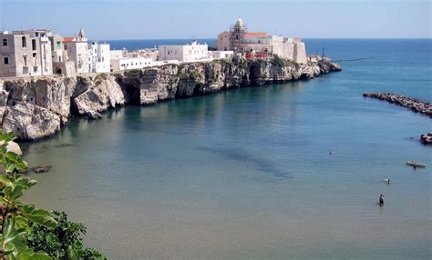 You can reserve your holiday in vieste from here. Villaggio turistico per vacanze al mare a Vieste - Cala ...