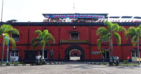 Born before 24 aug 1727 in drakenstein, de caep de goede hoop. Fort van der Wijck, het rode fort in Gombong, Midden-Java