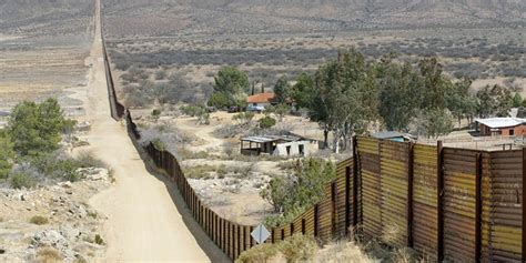Ee Uu Anuncia Que Frontera Con México Y Canadá Seguirá Cerrada Hasta