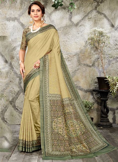 Buy Silk Digital Print Classic Saree In Green 147470
