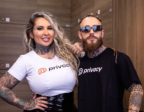 Sabrina Boing Boing E O Noivo Carlos Pucci Estreiam Na Privacy