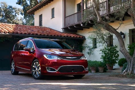 Redefining A Genre The 2017 Chrysler Pacifica Touring L Plus