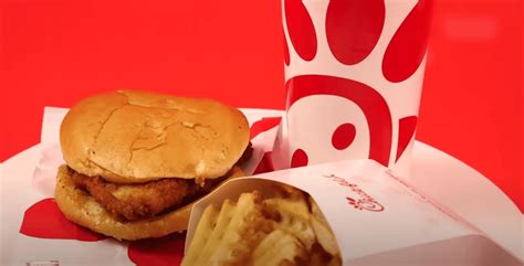 Chick Fil A Customer Uses 200 T Card To Buy Strangers Meals