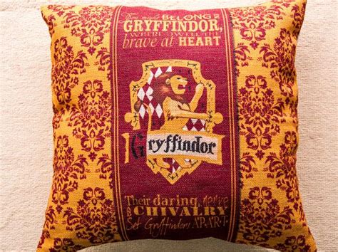 Harry Potter Gryffindor House Crest Howgwarts By Geekandthechic Harry