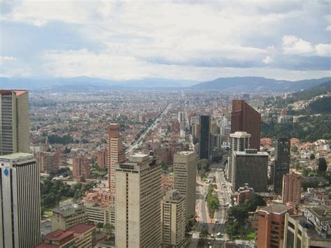 Además ofrecemos computadores portátiles y accesorios. File:Bogotá Skyline.jpg - Wikimedia Commons